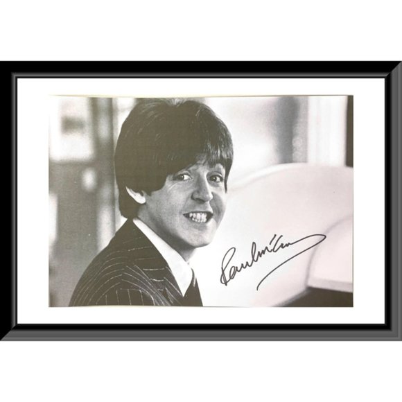 Paul McCartney signed photo - Picture 1 of 1